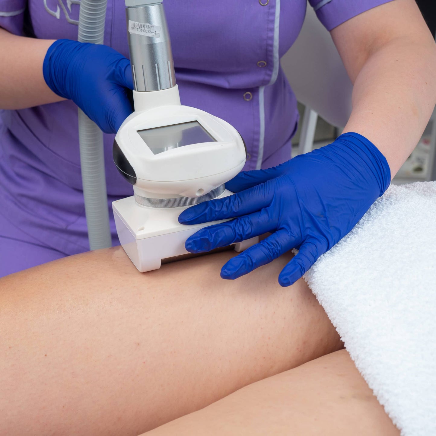 Tratament de remodelare corporală și reducere celulită cu BodyShape (cumpără 6 ședințe și primești 2 cadou)