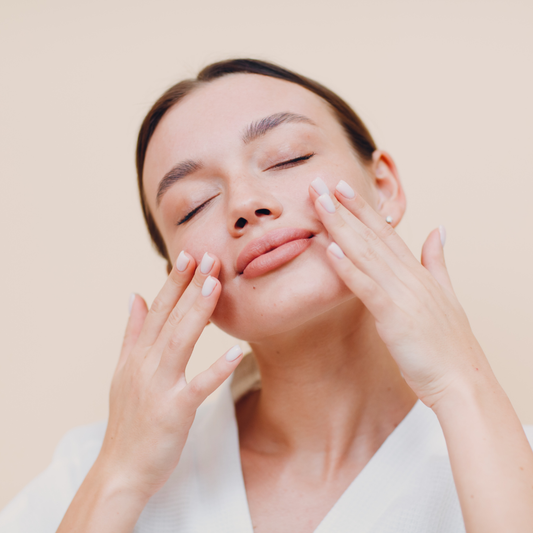Tratament Radiesse Structura pentru Stimulare Naturală de Colagen și Lifting Fără Volumizare